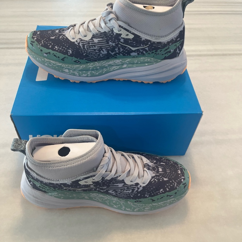 Hoka Speedgoat 6 GTX Sneakers in Black, Green & Yellow - Picture 2 of 10